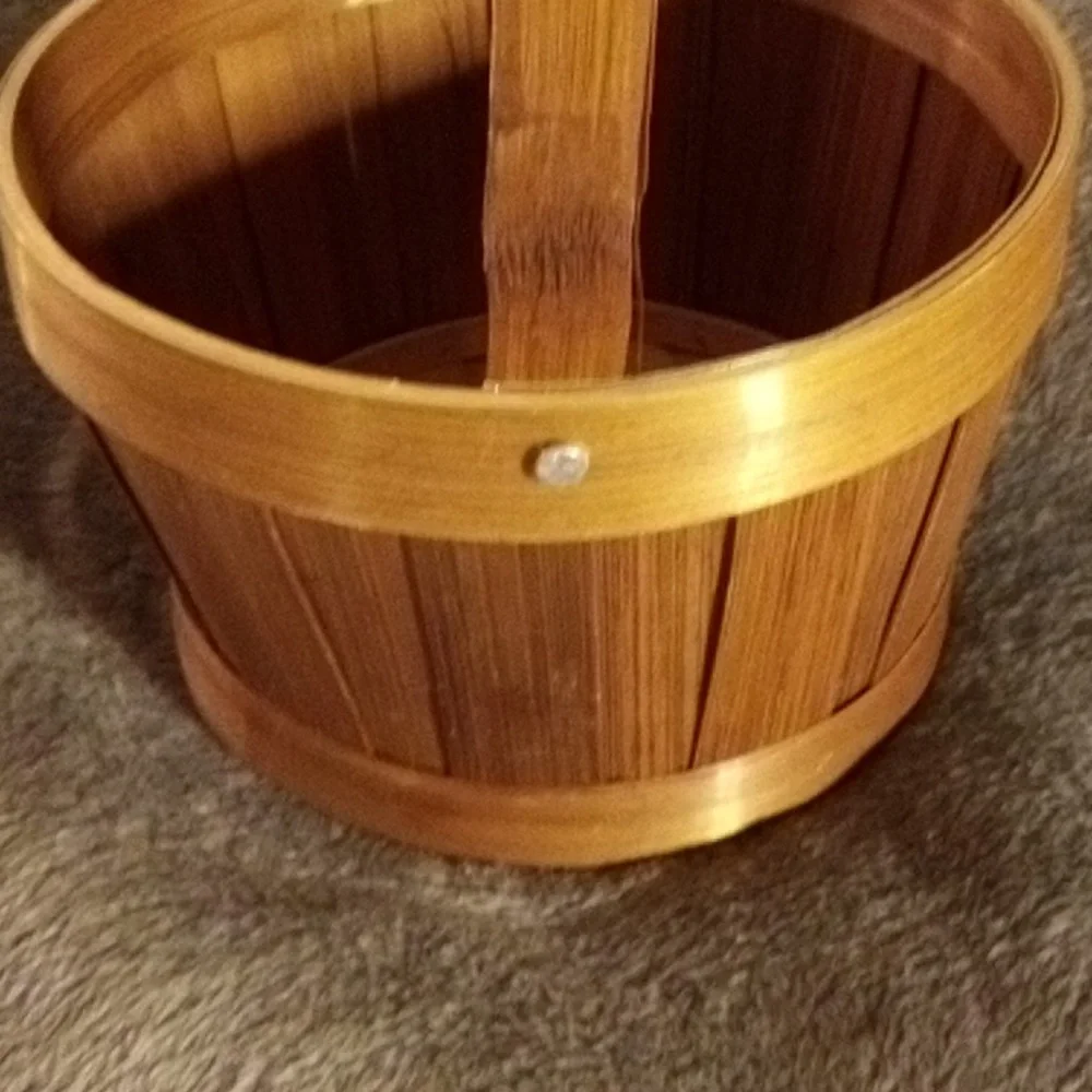 SMALL BASKET WITH HANDLE